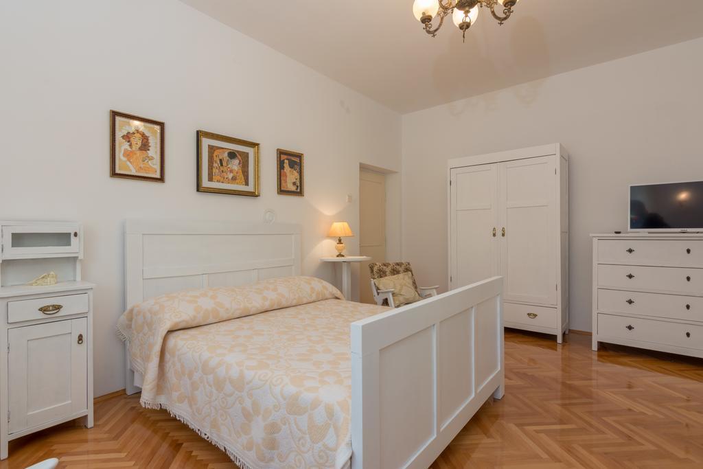 Apartments Coce Trogir Buitenkant foto