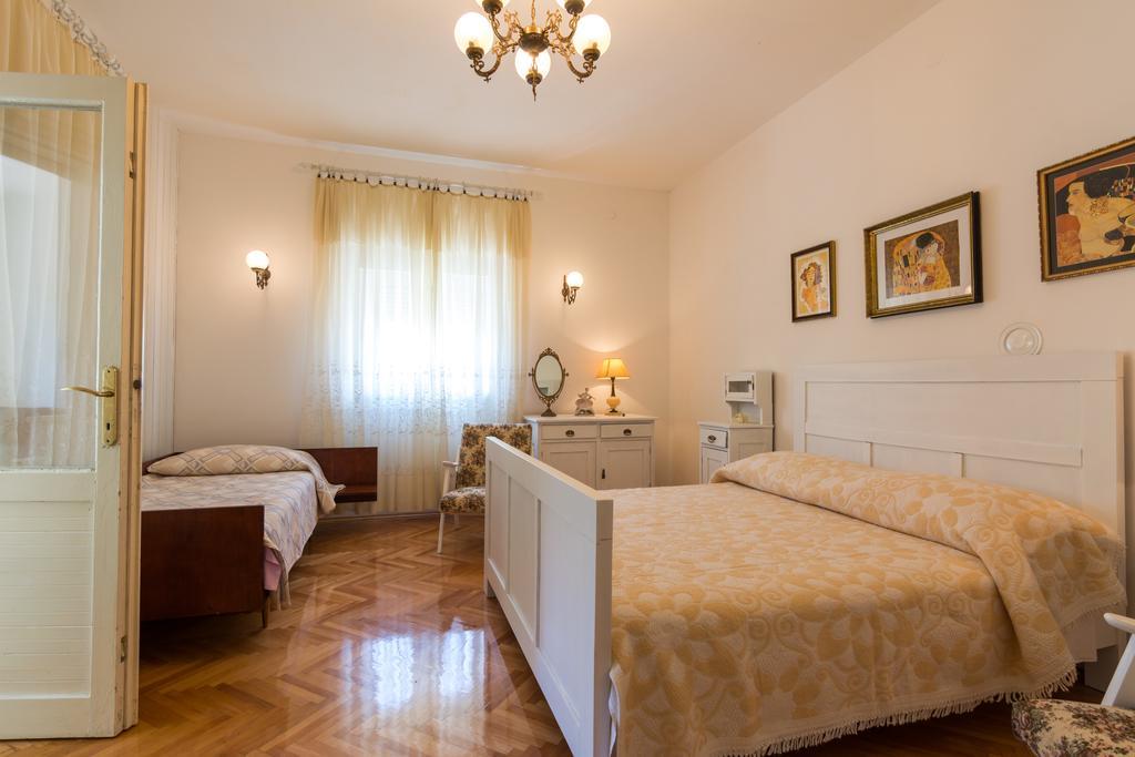 Apartments Coce Trogir Buitenkant foto
