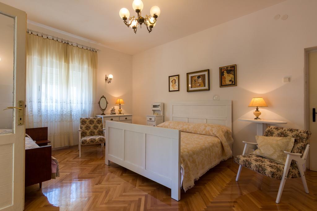 Apartments Coce Trogir Buitenkant foto