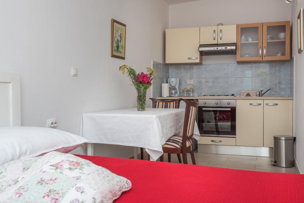Apartments Coce Trogir Buitenkant foto