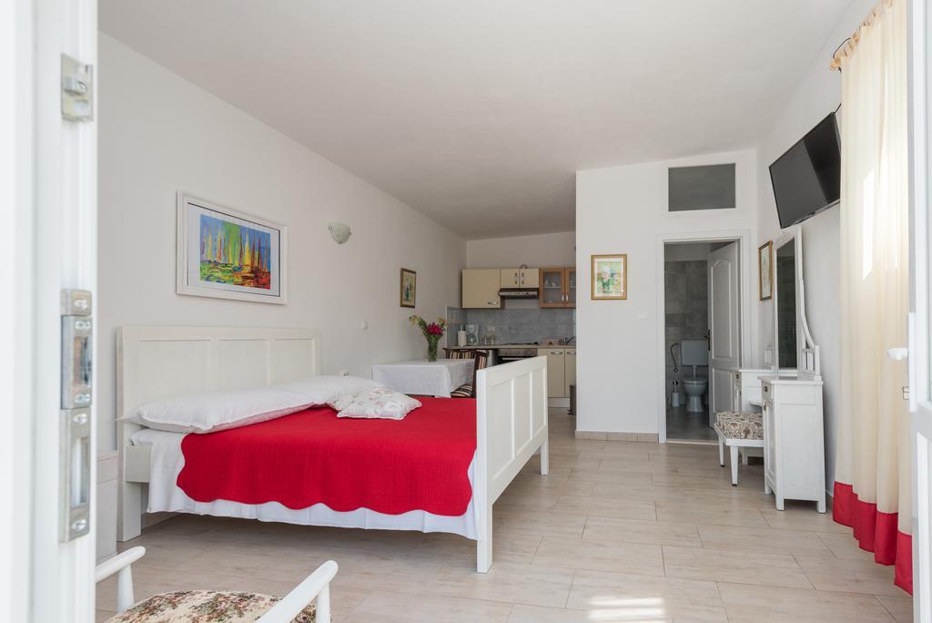 Apartments Coce Trogir Buitenkant foto