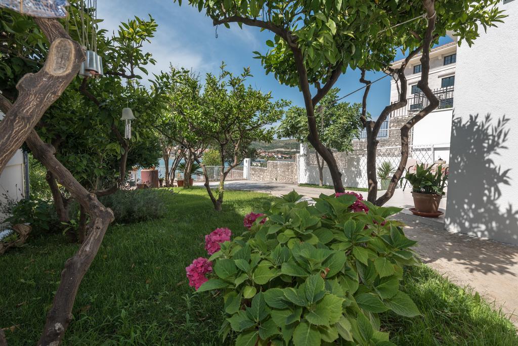 Apartments Coce Trogir Buitenkant foto