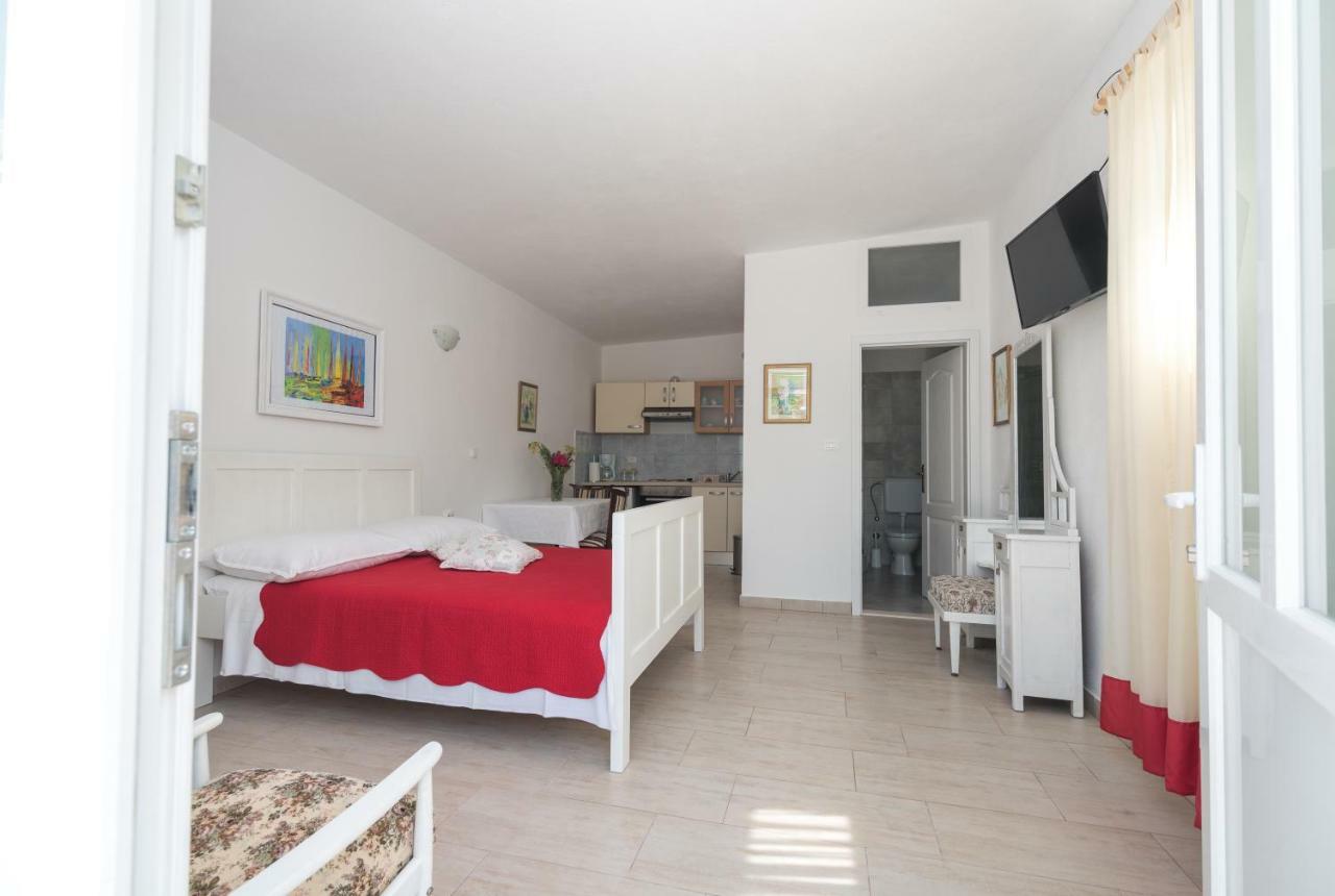 Apartments Coce Trogir Buitenkant foto